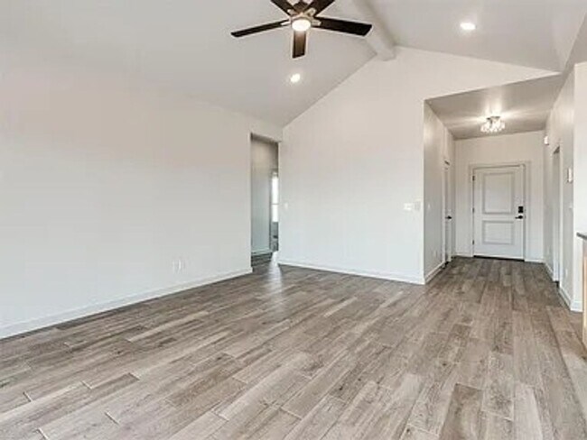 Building Photo - 4601 Olivera St