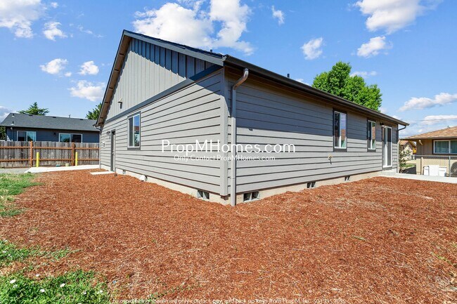 Building Photo - Brand New Home in Salem – 3BR with Central...