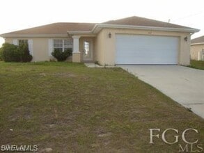 Building Photo - 2112 Chiquita Blvd N