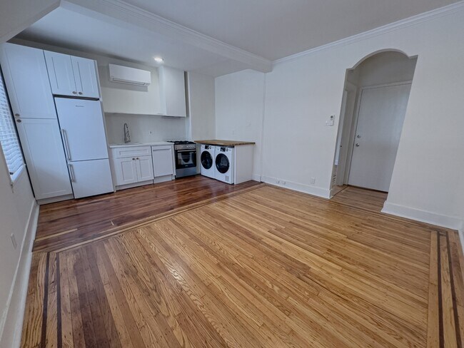 Building Photo - 1223 N Franklin St