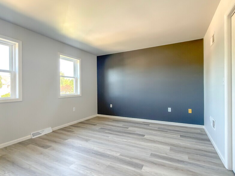 Building Photo - 17 Pheasant Ln