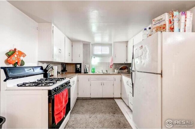 Building Photo - 2217 5th Ave