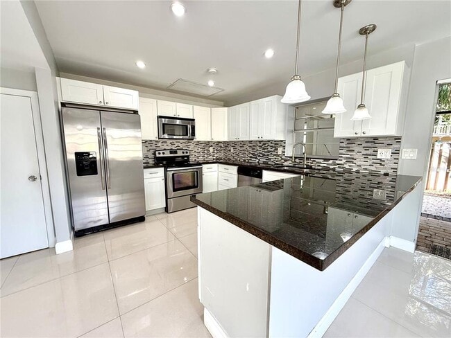 Building Photo - 8757 SW 137th Ave