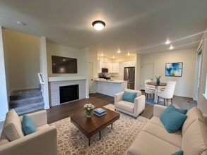 Building Photo - 2370 NE Victor Pl