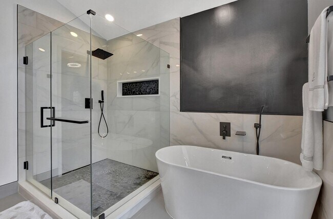 Building Photo - 5469 Grand Park Pl