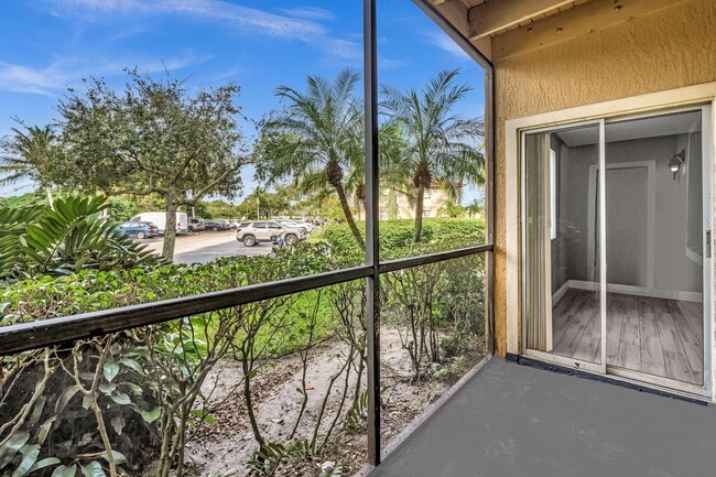 Building Photo - 1263 SW 46th Ave