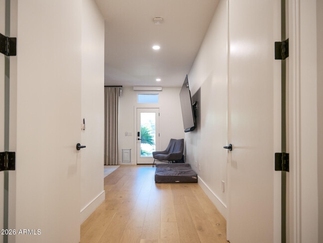 Building Photo - 2024 E Granite View Dr