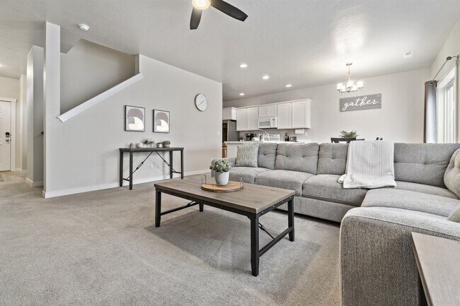 Building Photo - 2646 W Snyder St