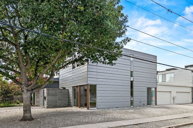 Building Photo - 2223 Annex Ave