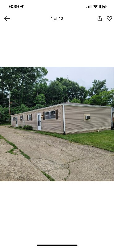 Building Photo - 244-246 Forest St