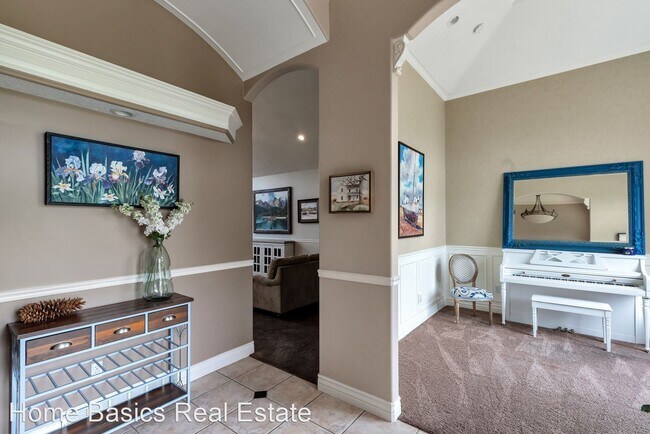Building Photo - 6 br, 4.5 bath House - 9947 N Yorkshire Ct