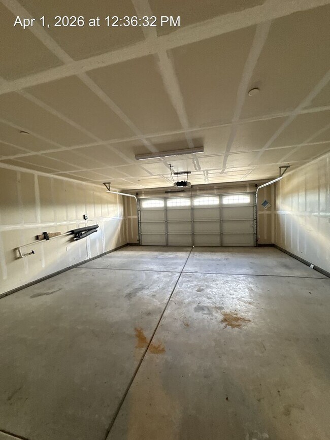 Building Photo - Charming 4 Bedroom House For Rent!!