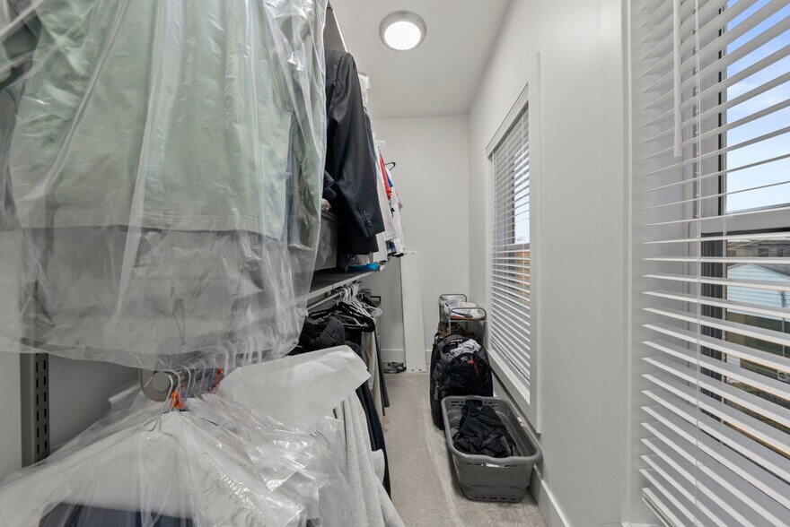 Building Photo - 1205 Hamlet St