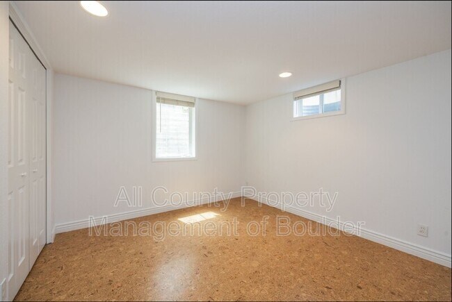 Building Photo - 425 S 40th St