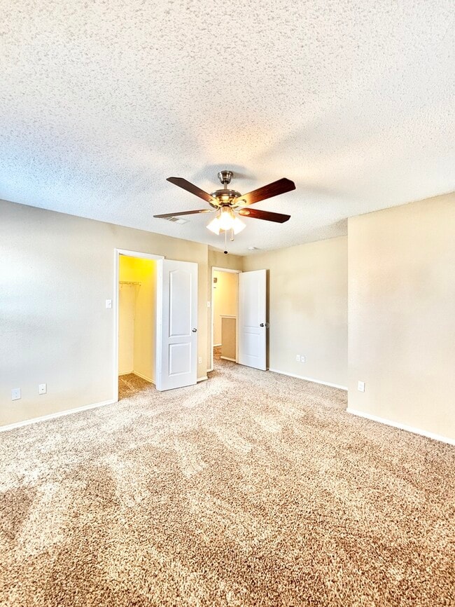 Building Photo - 319 Tioga Dr