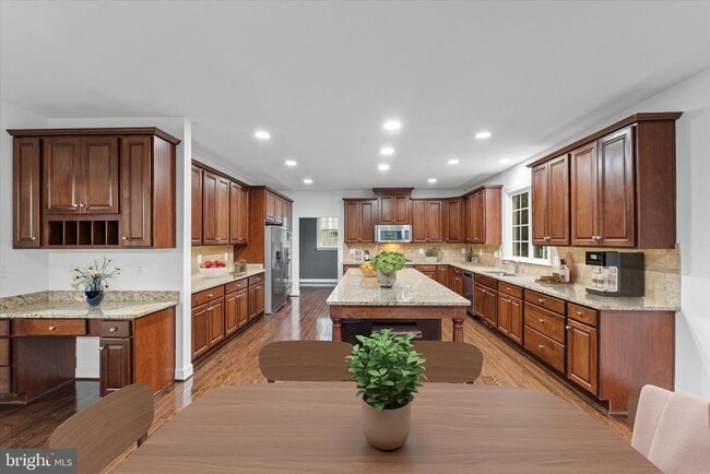 Building Photo - 8901 Hargrove Ct