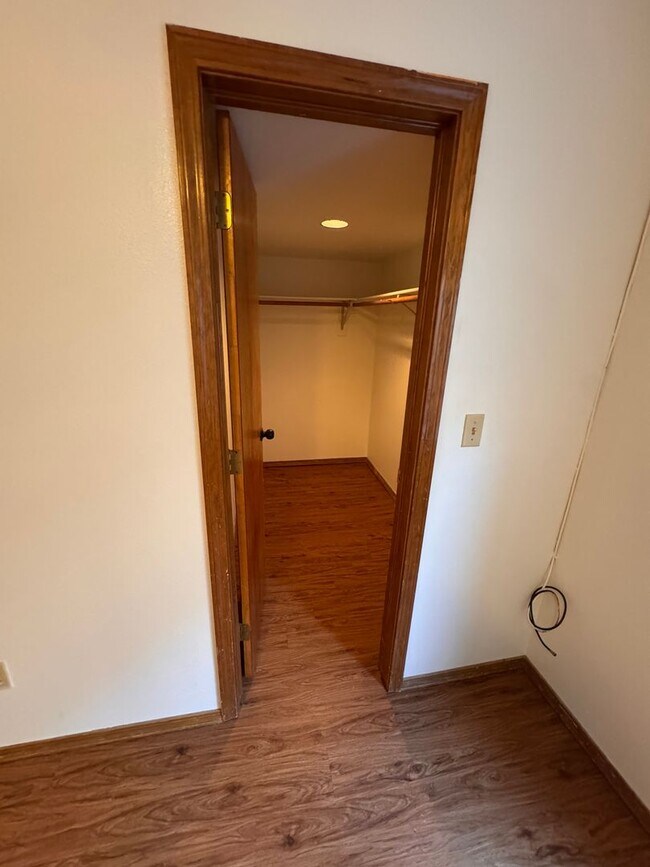 Building Photo - 4 Bed 4 Bath in Briargate $2695 Pet Friendly