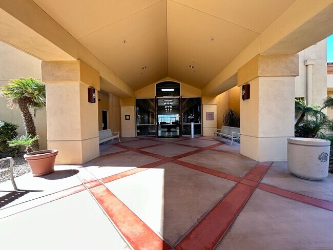 Building Photo - COMING SOON! 2 Bedroom 2 Bathroom + Den Ho...