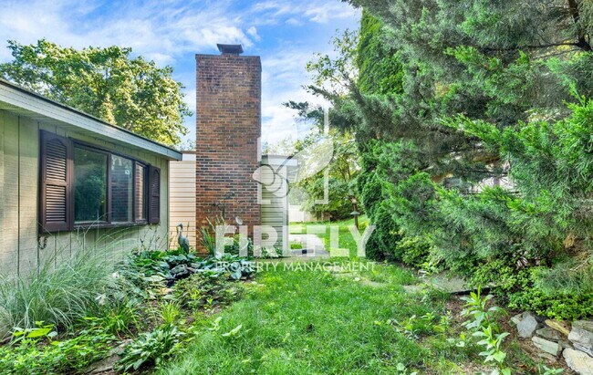 Building Photo - Charming Ranch Home in Hempfield School Di...