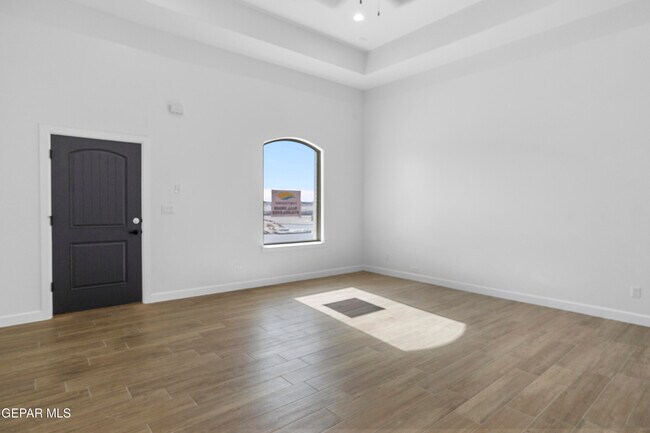 Building Photo - 232 Emerald Rock