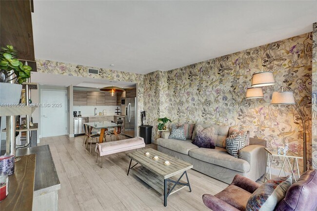 Building Photo - 121 NE 34th St