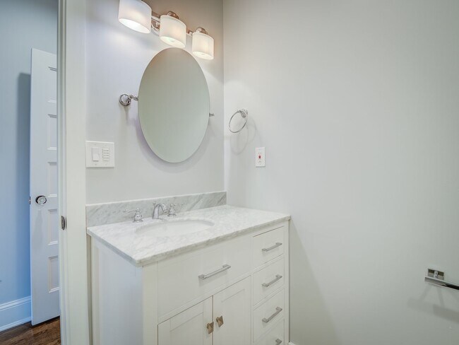 Building Photo - 1022 Park Rd NW