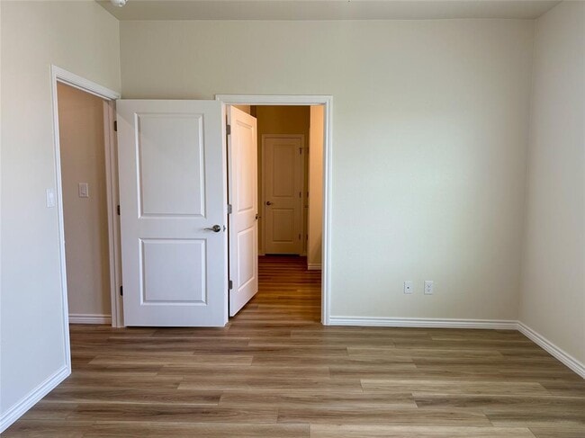 Building Photo - 515 War Admiral Dr