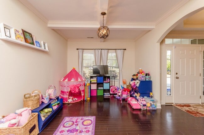 Building Photo - 255 Mimosa Dr