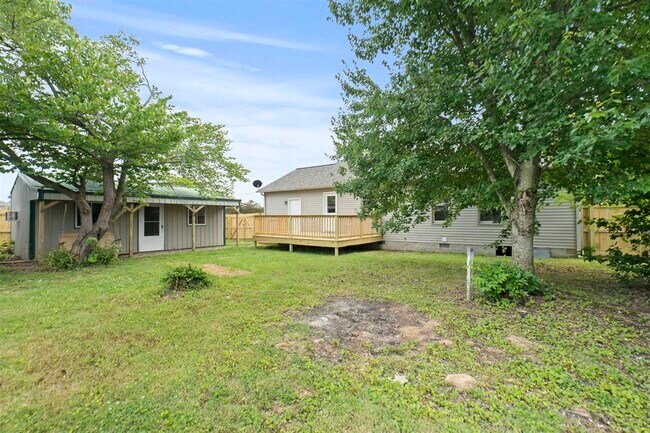 Building Photo - 1204 Derek Dr