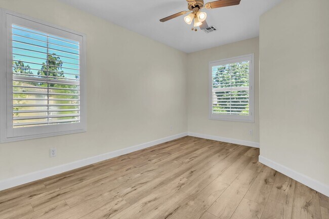 Building Photo - 204 Terra Bella