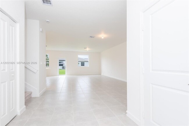 Building Photo - 2636 SE 8 CT
