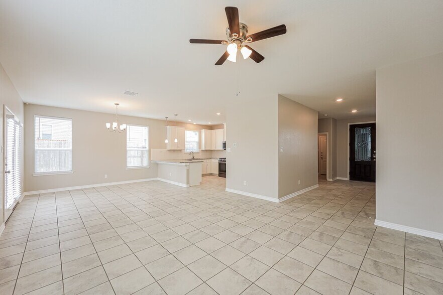 Building Photo - 14619 Jocasta Dr