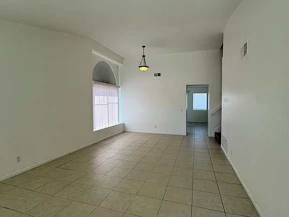 Building Photo - 4 BED/3BATH House in New Adelanto for Rent