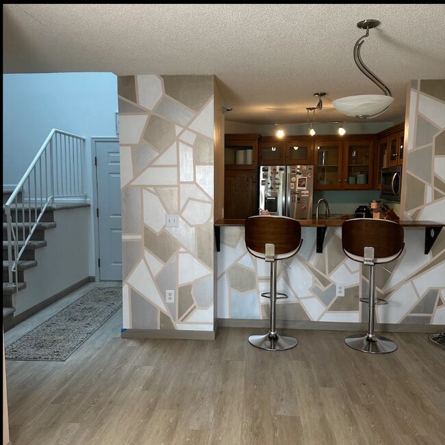 Building Photo - 7614 York Ave S