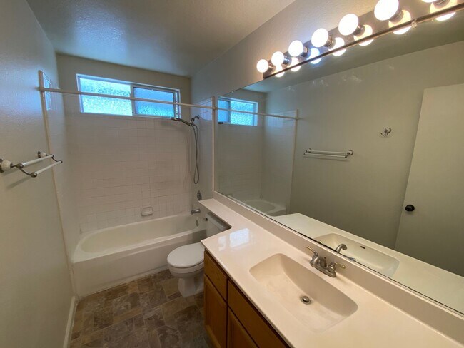 Building Photo - Cozy Single-Story in Quiet Antelope Neighborhood!