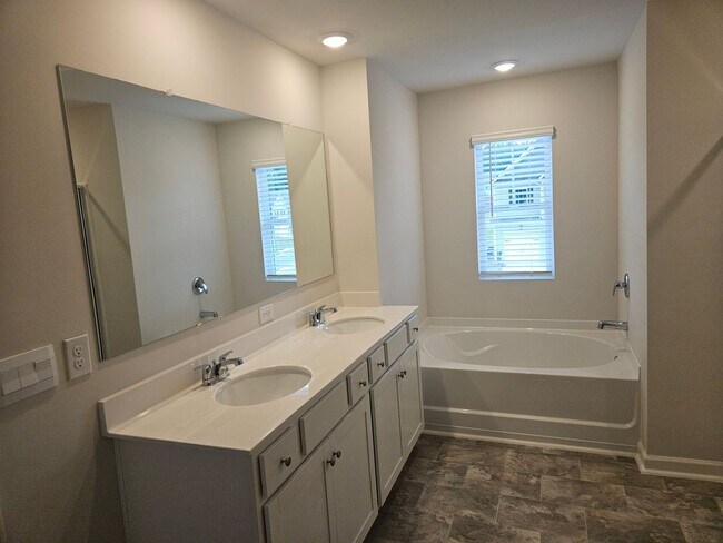 Building Photo - New Construction Five Bedroom Avail Now