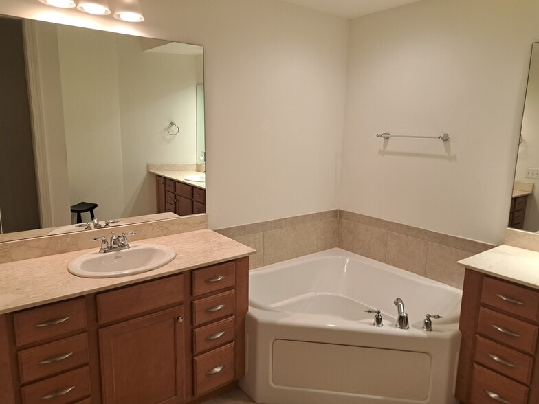 Building Photo - 23159 Amgci Way