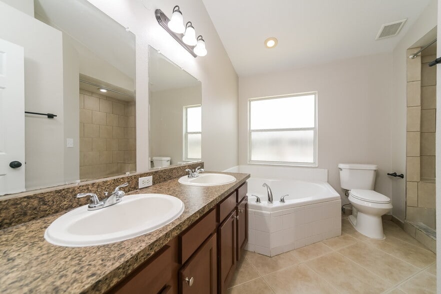 Building Photo - 10832 Rushwood Way