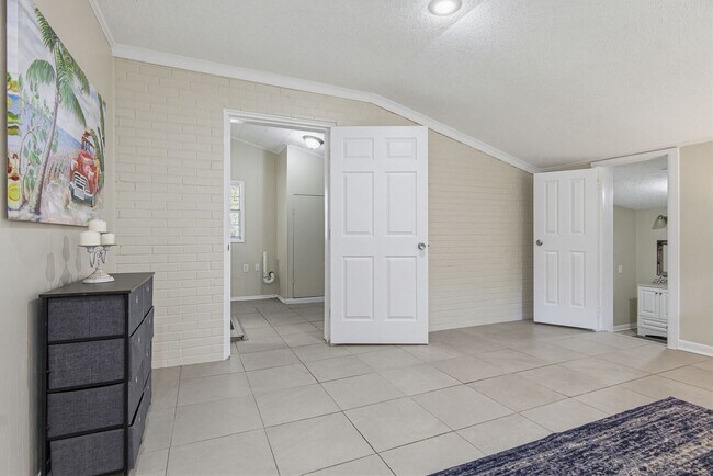 Building Photo - 1095 Texas Pkwy
