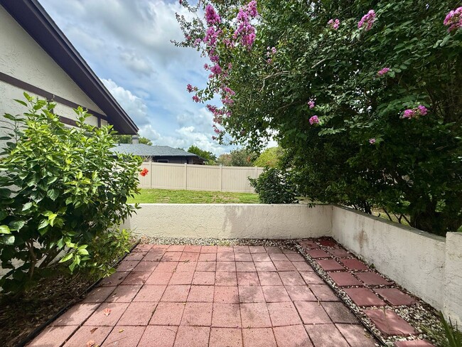 Building Photo - Cute 3/2 Townhome in Winter Park - close t...