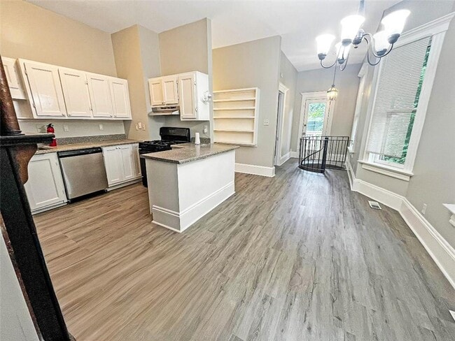 Building Photo - 433 Park Ave SE