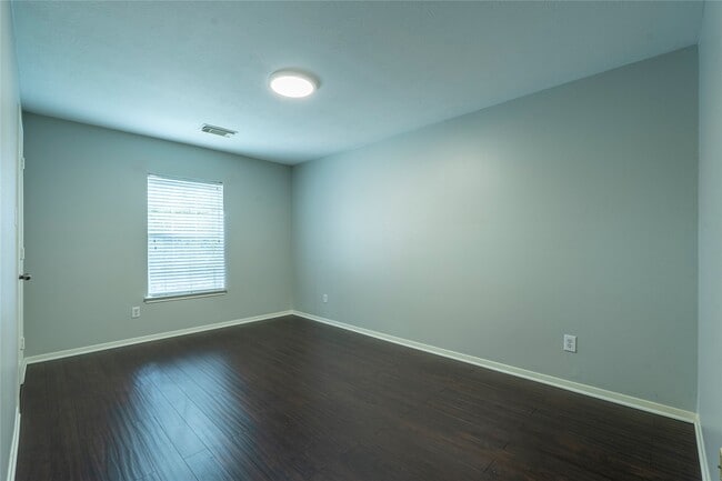 Building Photo - 20122 Sunflower Chase Dr