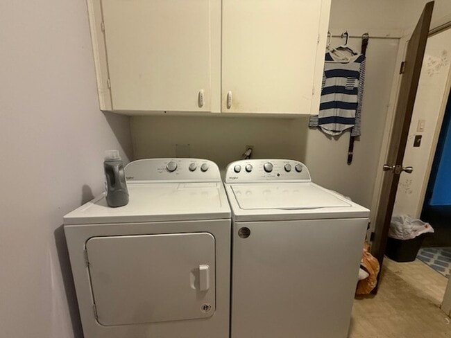 Building Photo - 3 Bedroom Home in Prime Location