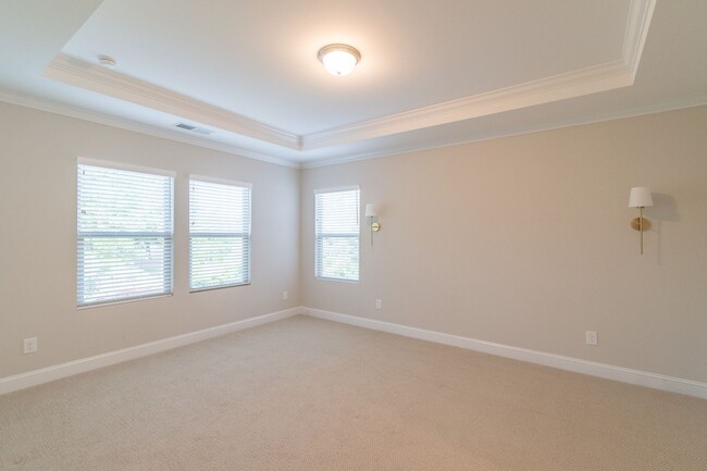 Building Photo - Spacious & Elegant 4 Bedroom Home in Fort ...
