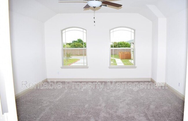 Building Photo - 1247 Wiltshire Dr