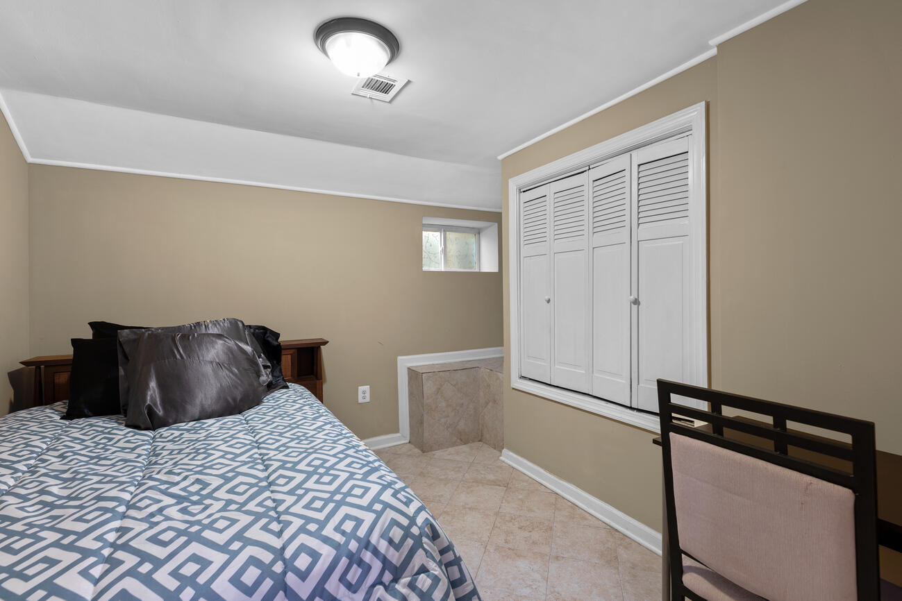 Bedroom - 1008 Hobbs Dr