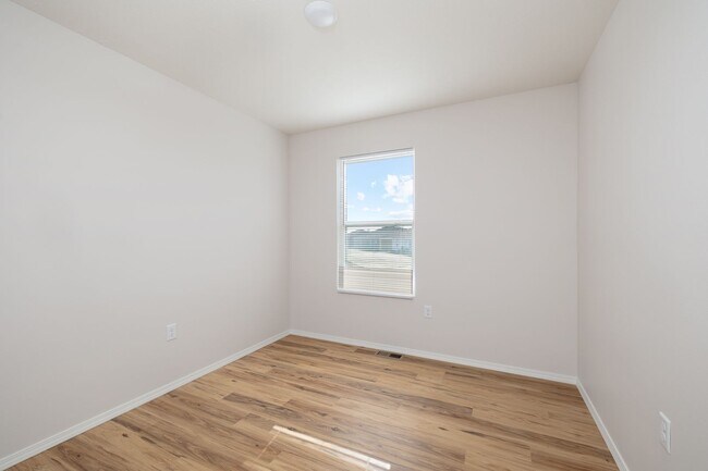 Building Photo - New Build- 2 Story Duplex in Westbury Gardens