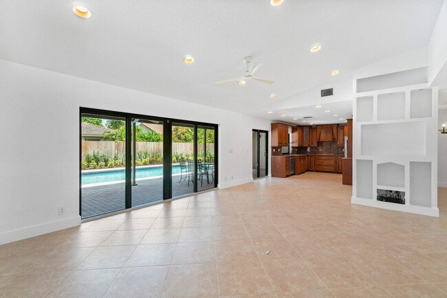 Building Photo - 21155 Shady Vista Ln