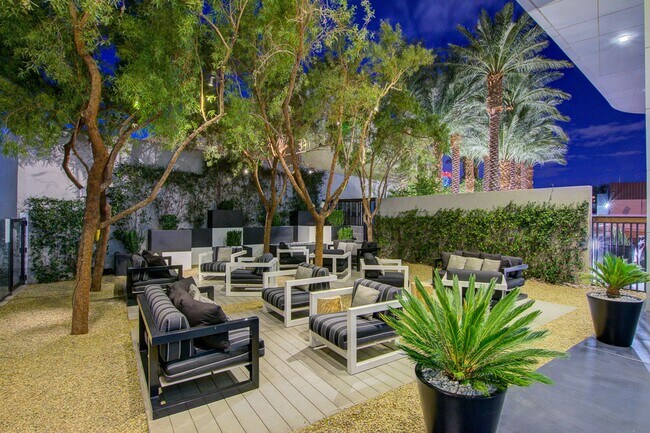 Building Photo - The Martin 1607-City/Strip Views from this...