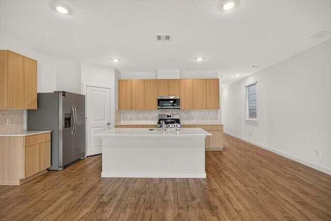 Building Photo - 28126 Meadowlark Sky Dr